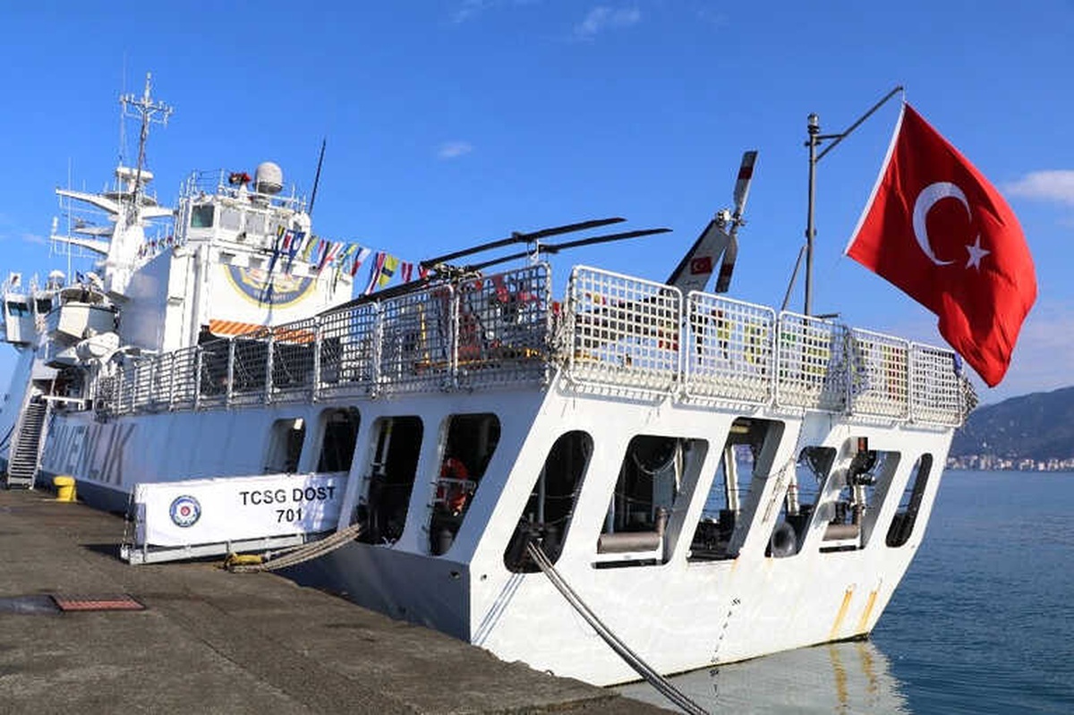 Rize\'ye Sahil Güvenlik Komutanlığı\'na Bağlı \' Tcsg Dost\' Arama Kurtarma Gemisi Demir Attı