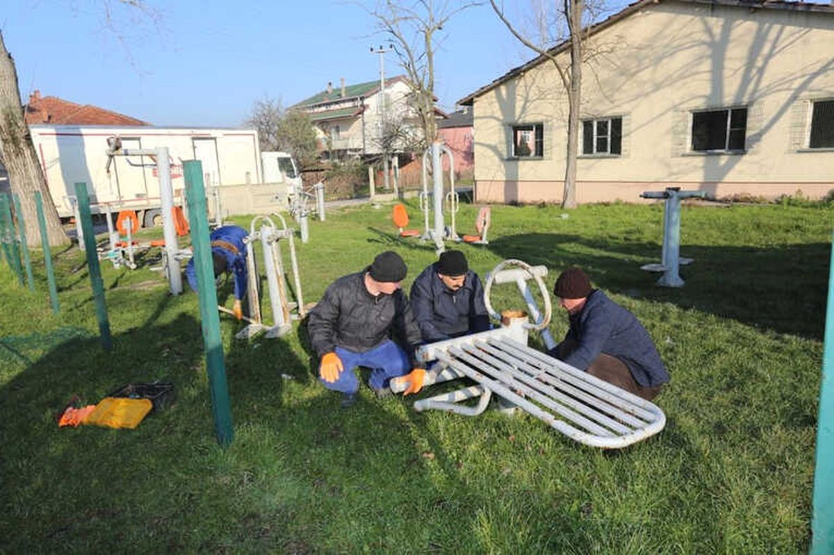 Serdivan\'da Çocuk Parkları Yenileniyor
