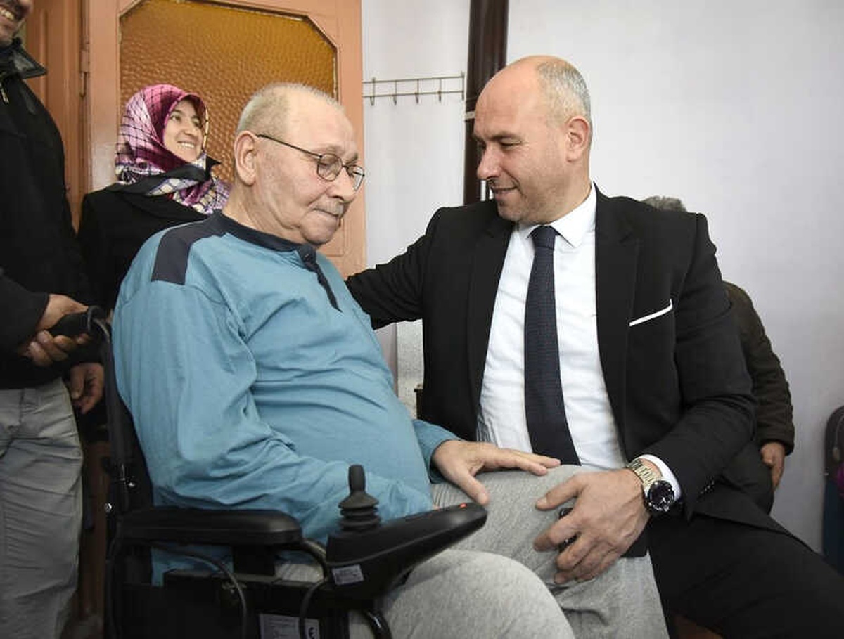 Tekkeköy Belediyesinden Akülü Sandalye Yardımı