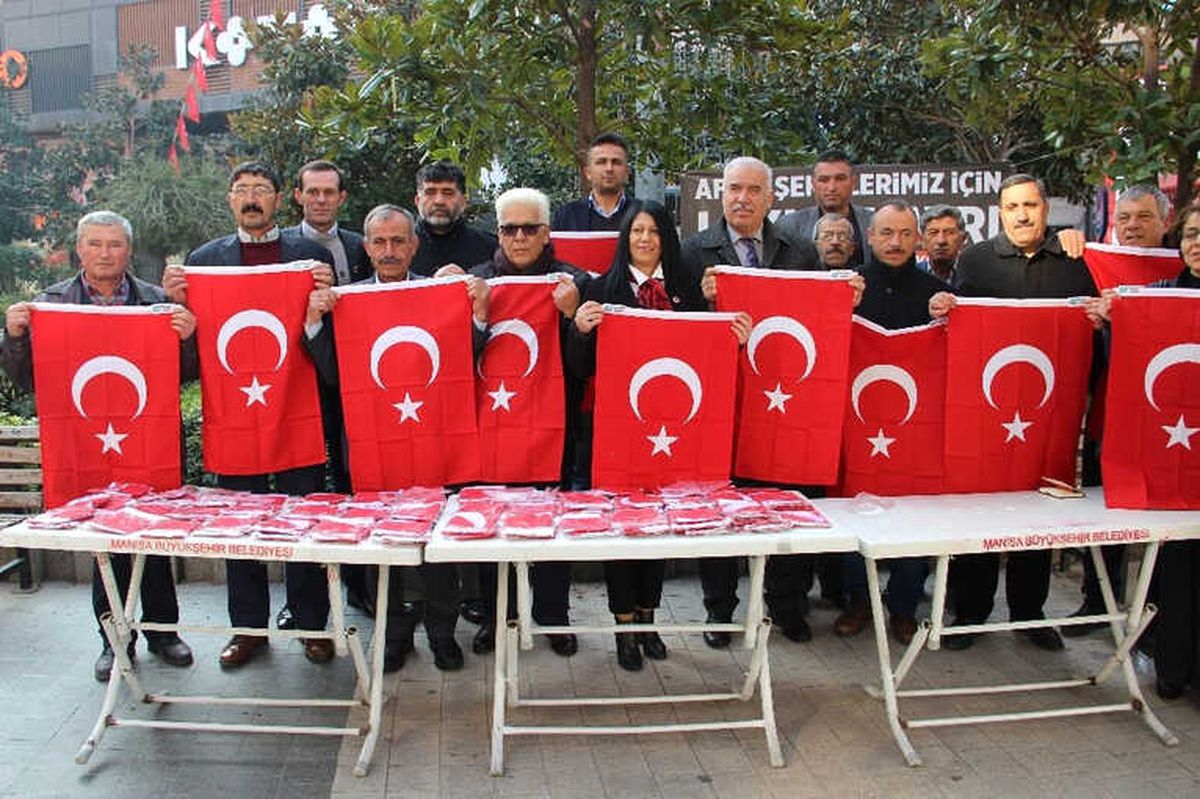 Yunusemreli Muhtarlar Afrin Şehitleri İçin Pişi Dağıtıp Dua Etti