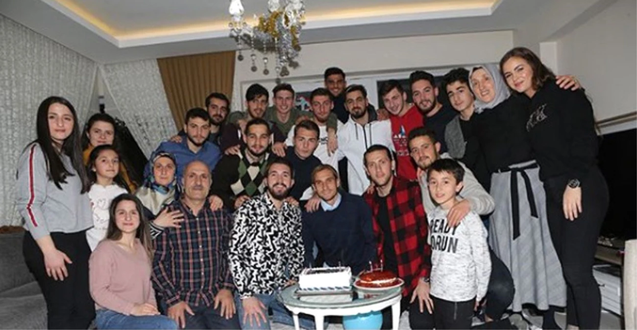 Yusuf Yazıcı 21 Yaşında: Mesut Özil de Kutladı