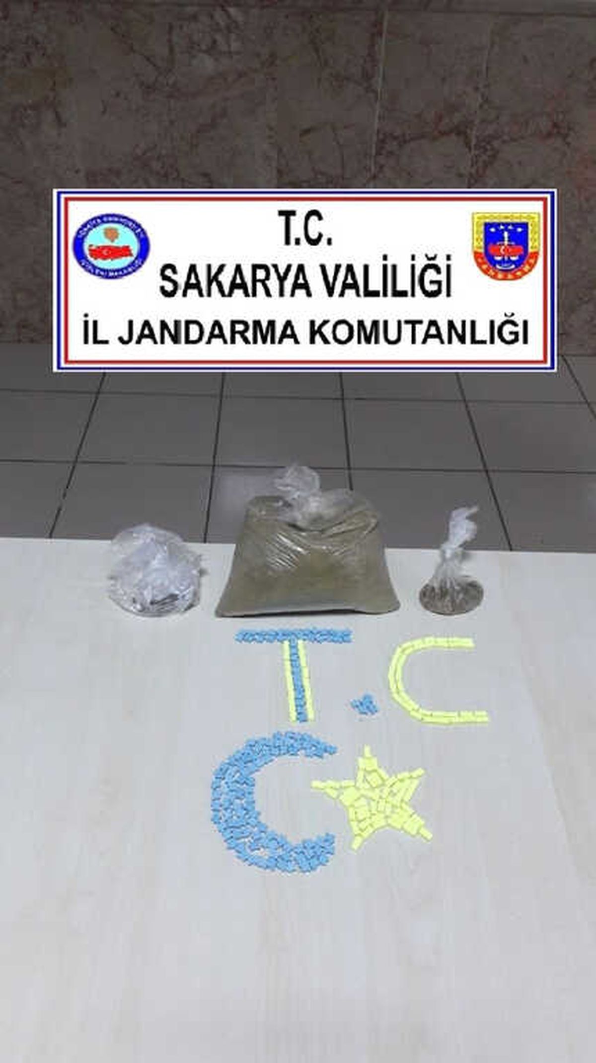 1 Kilogram Bonzai ve 232 Adet Sentetik Hap Ele Geçirildi