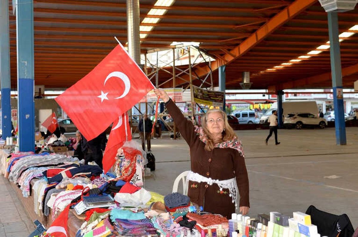 Adana Bayraklarla Donatılıyor