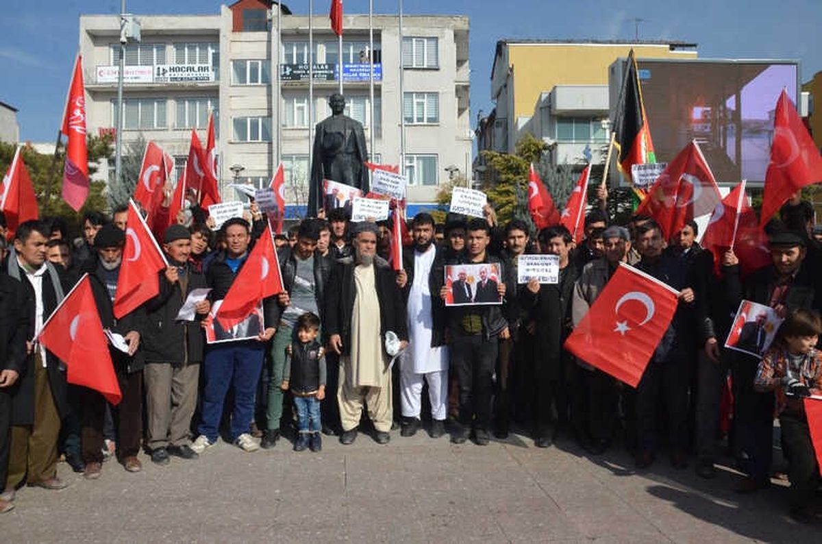 Aksaray\'da Yaşayan Afganlılar Gönüllü Askerlik Başvurusu Yaptı
