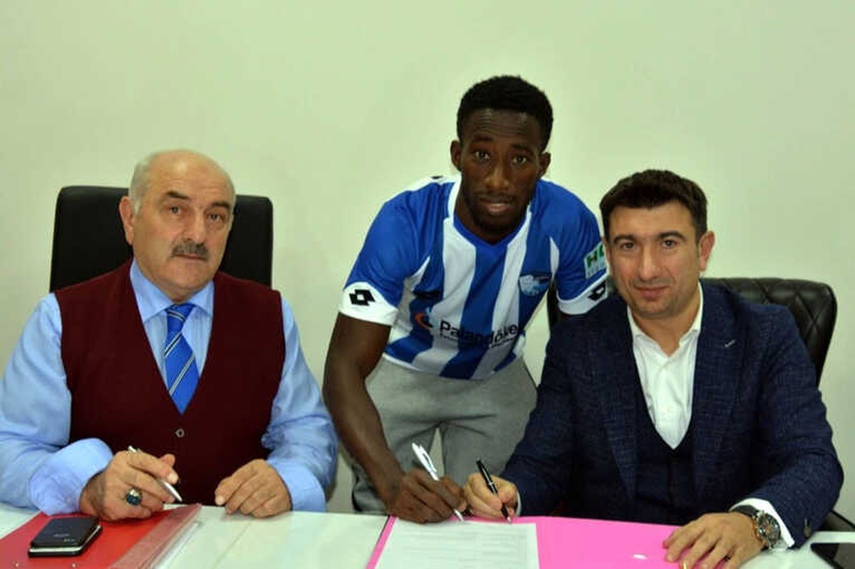 B.b. Erzurumspor, Demba Savage ile İki Yıllık Sözleşme İmzaladı