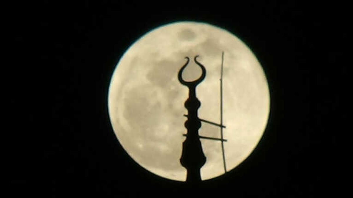 Bursa\'da \'Süper Kanlı Mavi Ay\' Böyle Görüntülendi