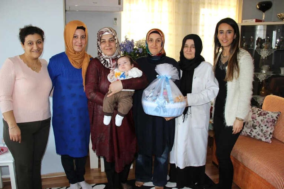 Eyüpsultan\'ın Yeni Misafirlerine "Hoş Geldin Bebek" Ziyaretleri Sürüyor