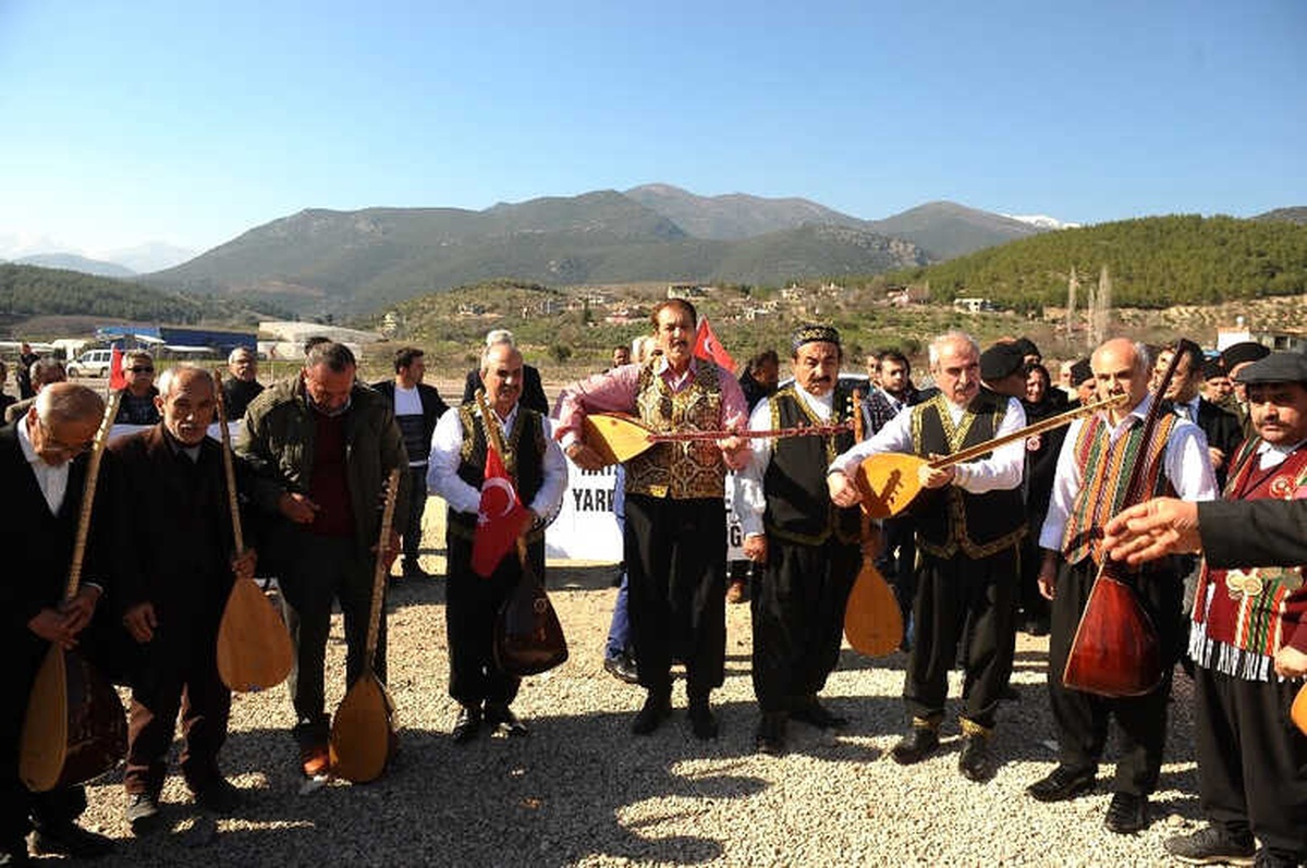 Hatay\'da Halk Ozanları ve Gazilerden Mehmetçiğe Destek