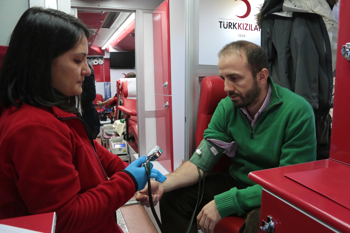 İlk Kez Kan Verecekler Dikkat!