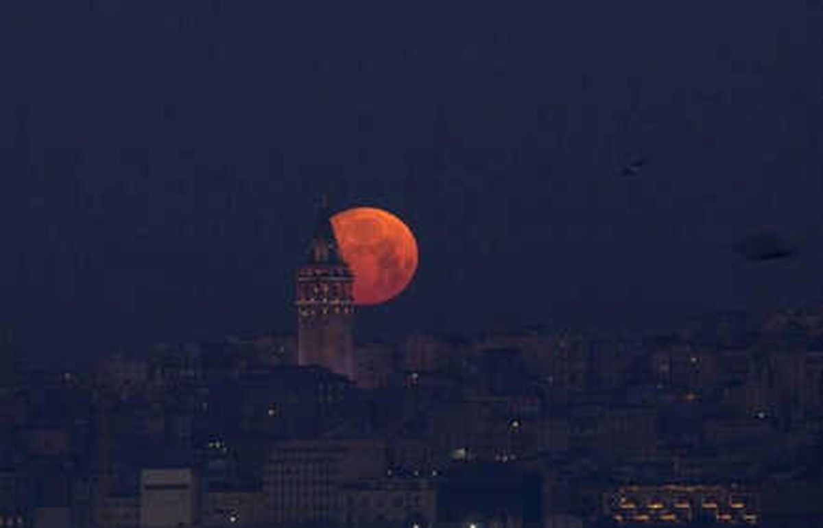 İstanbul\'da Dolunay