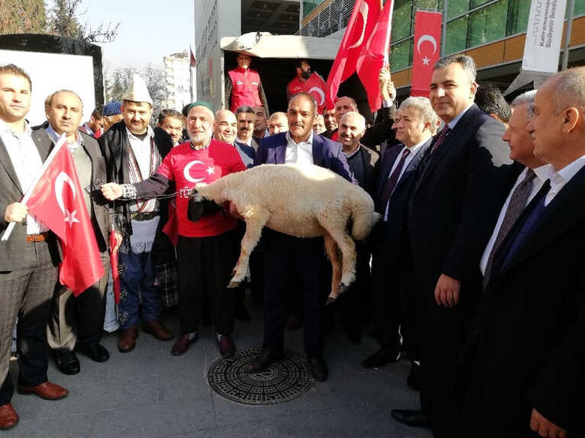 Kahramanmaraşlı 110 Muhtardan Sınır Hattına Çıkarma