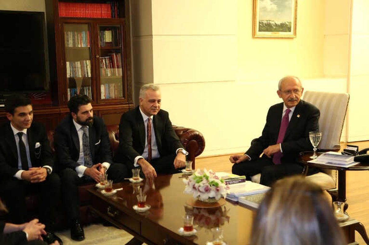 Kılıçdaroğlu, Hukuk Akademi Derneği Heyetini Kabul Etti
