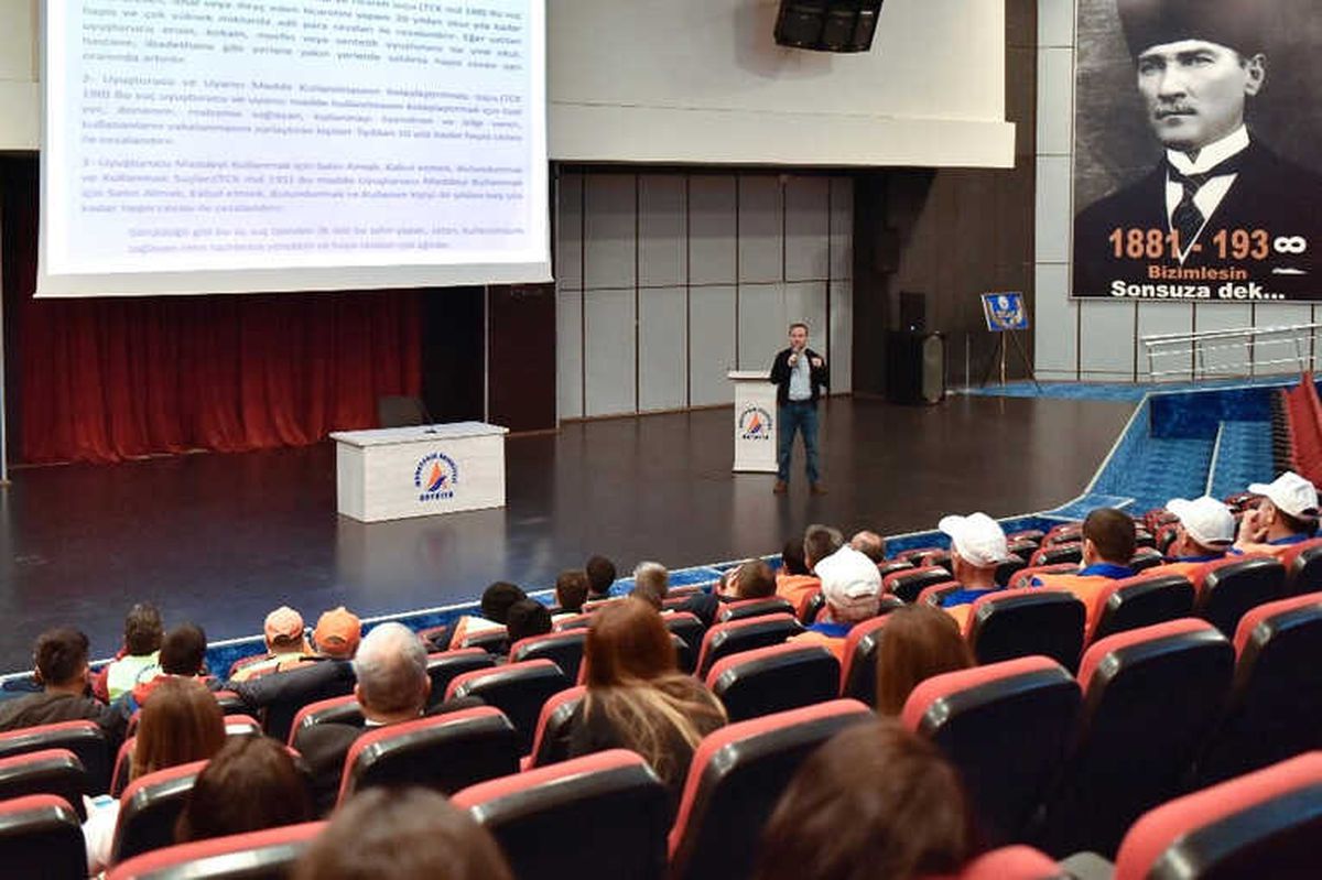 Muratpaşa\'da Uyuşturucu Semineri