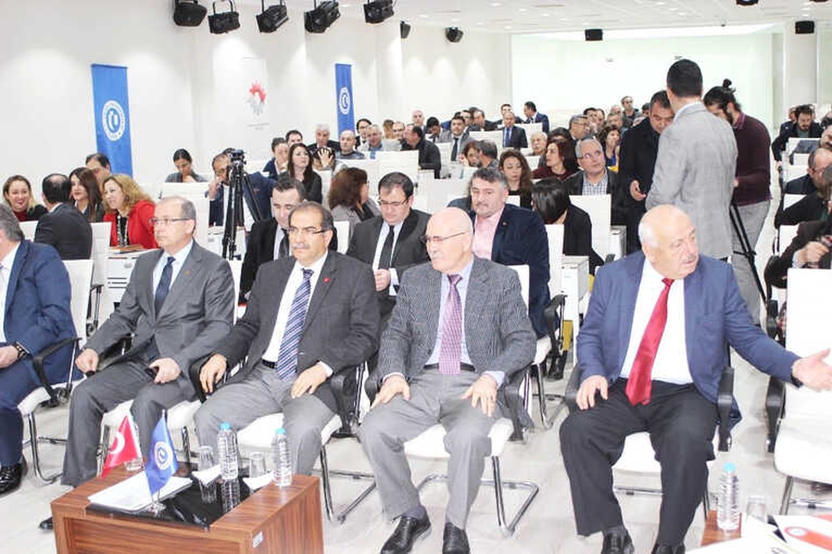 Rektör Savaş; "Uşaklı Sanayicilerin Çözüm Merkezi Uşak Üniversitesi Olmalı"