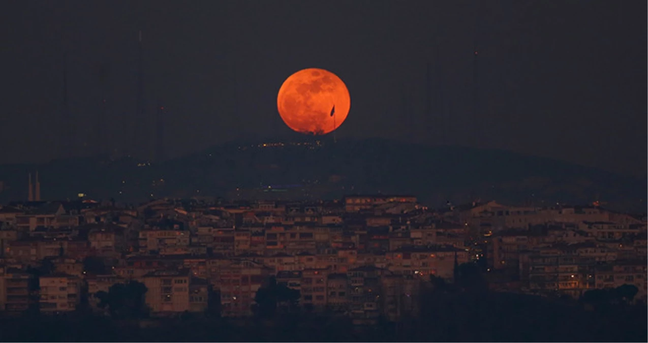 Süper Mavi Kanlı Ay, İstanbul Semalarında Drone\'lar Tarafından Görüntülendi