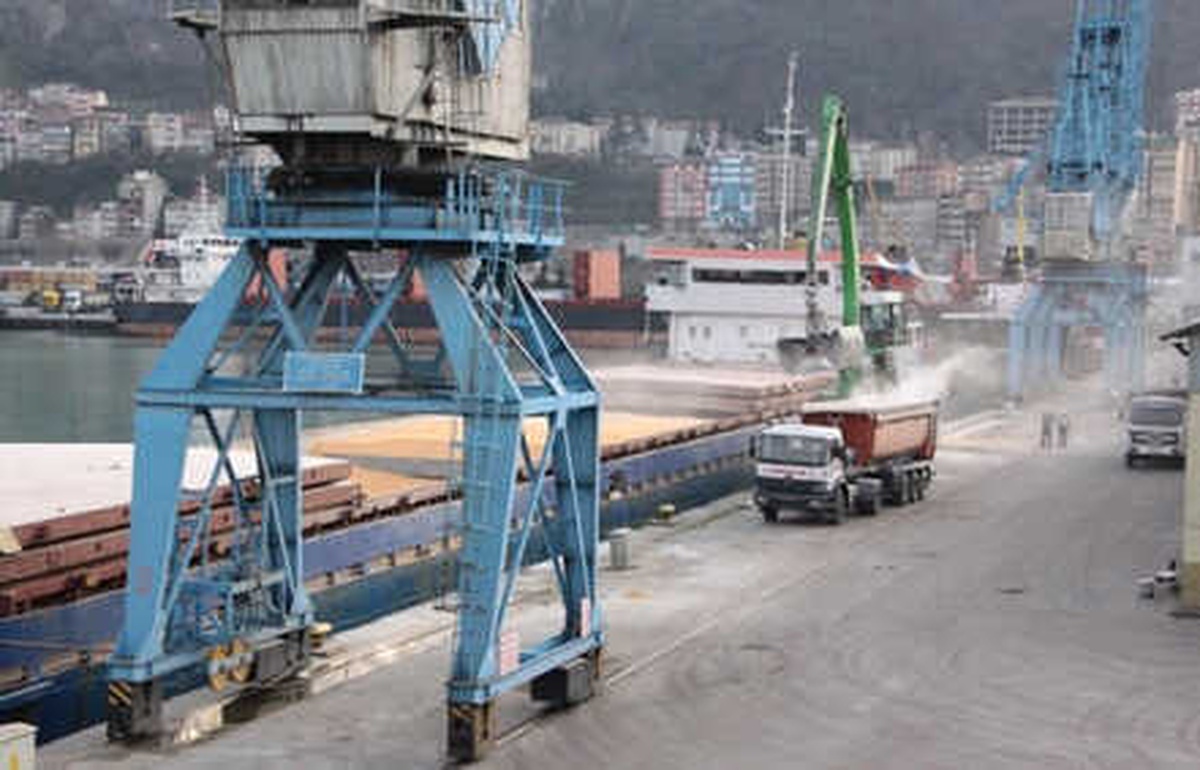 Trabzon Limanı\'ndan Yılda 1 Milyon Ton Hububat Gönderiliyor
