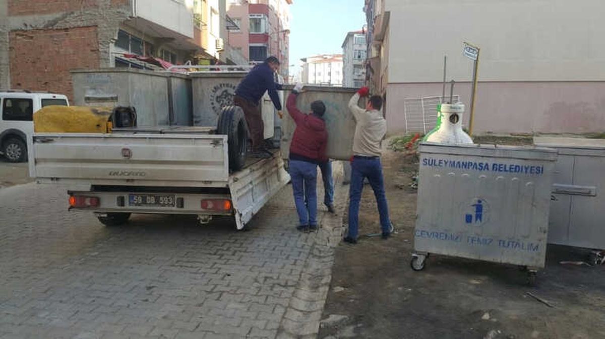 Üst Yapısı Tamamlanan Mahallelerin Çöp Konteynerleri Yenilendi