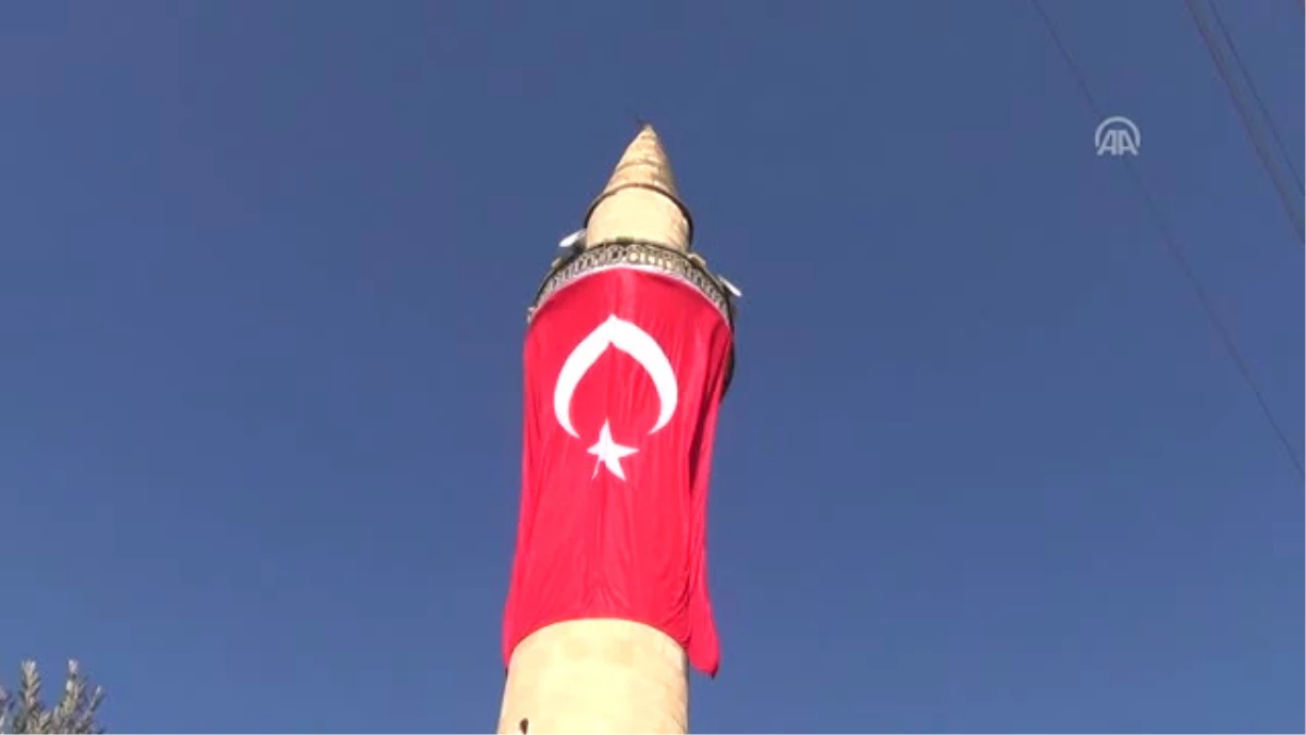 Zeytin Dalı Harekatına Destek - Sınırdaki Camilere Türk Bayrağı Asıldı