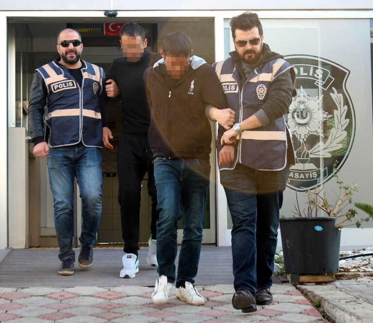 Antalya\'da Market ve Kablo Hırsızları Yakalandı