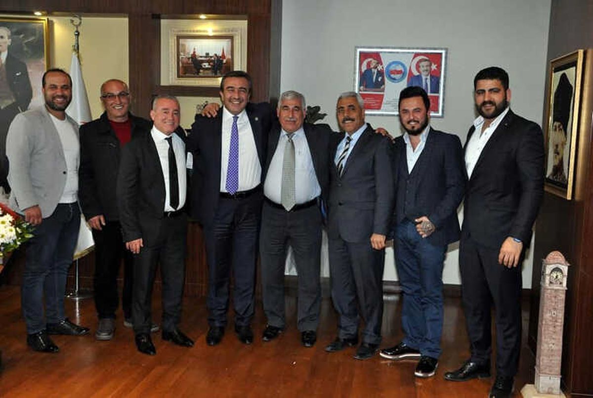 Başkan Çetin\'den Oto Galericilere Destek