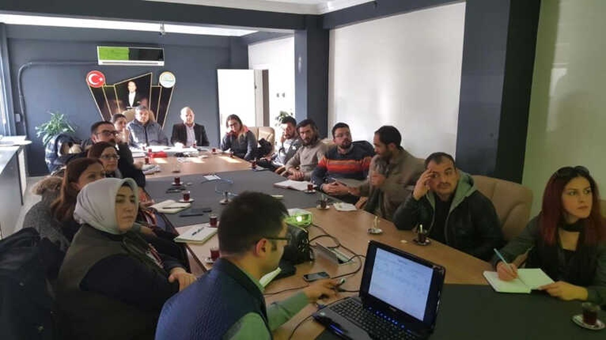 Çiftlik Sahipleri ve Firma Temsilcilerine Gdo\'lu Yemler Anlatıldı