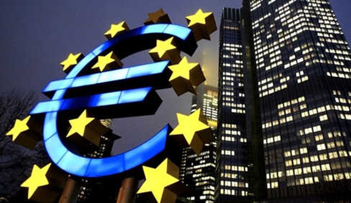 Euro Bölgesi\'nde İmalat Sektörü Hafif Yavaşladı