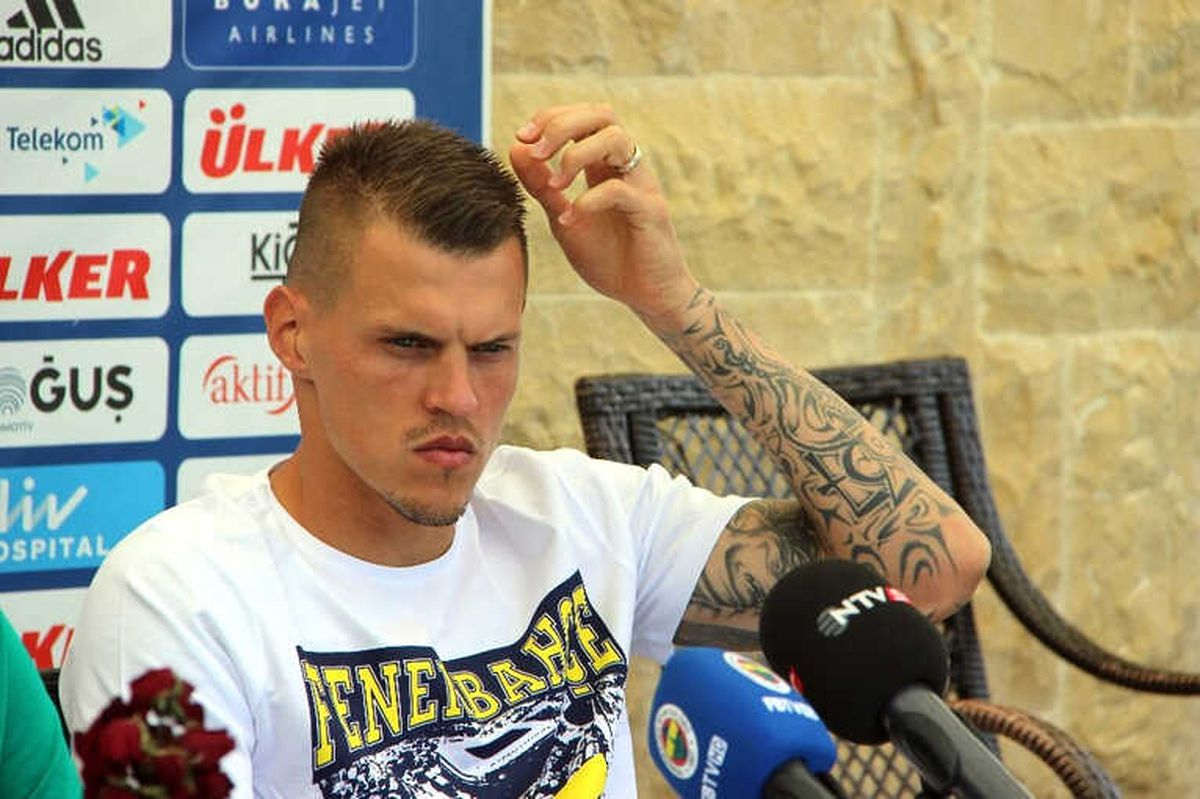 Fenerbahçe\'de Skrtel Şoku