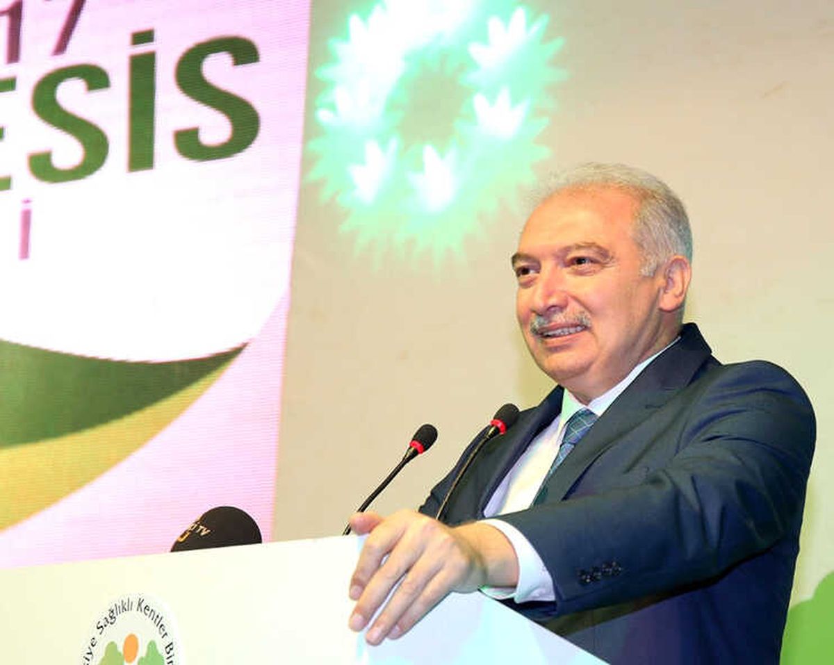 İbb Başkanı Uysal\'dan Özel Halk Otobüsü Açıklaması