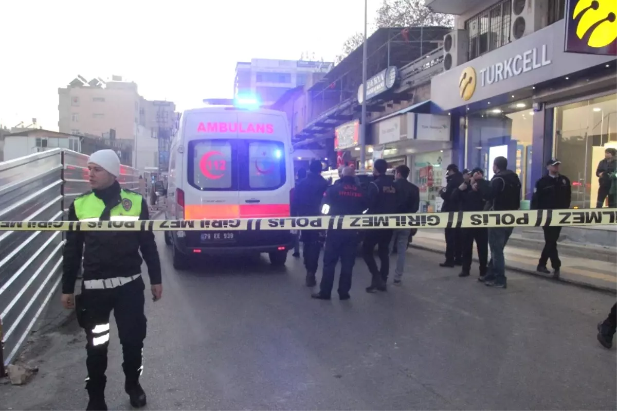 Kilis Valisi Mehmet Tekinarslan Roketin Düştüğü Bölgede İnceleme Yaptı