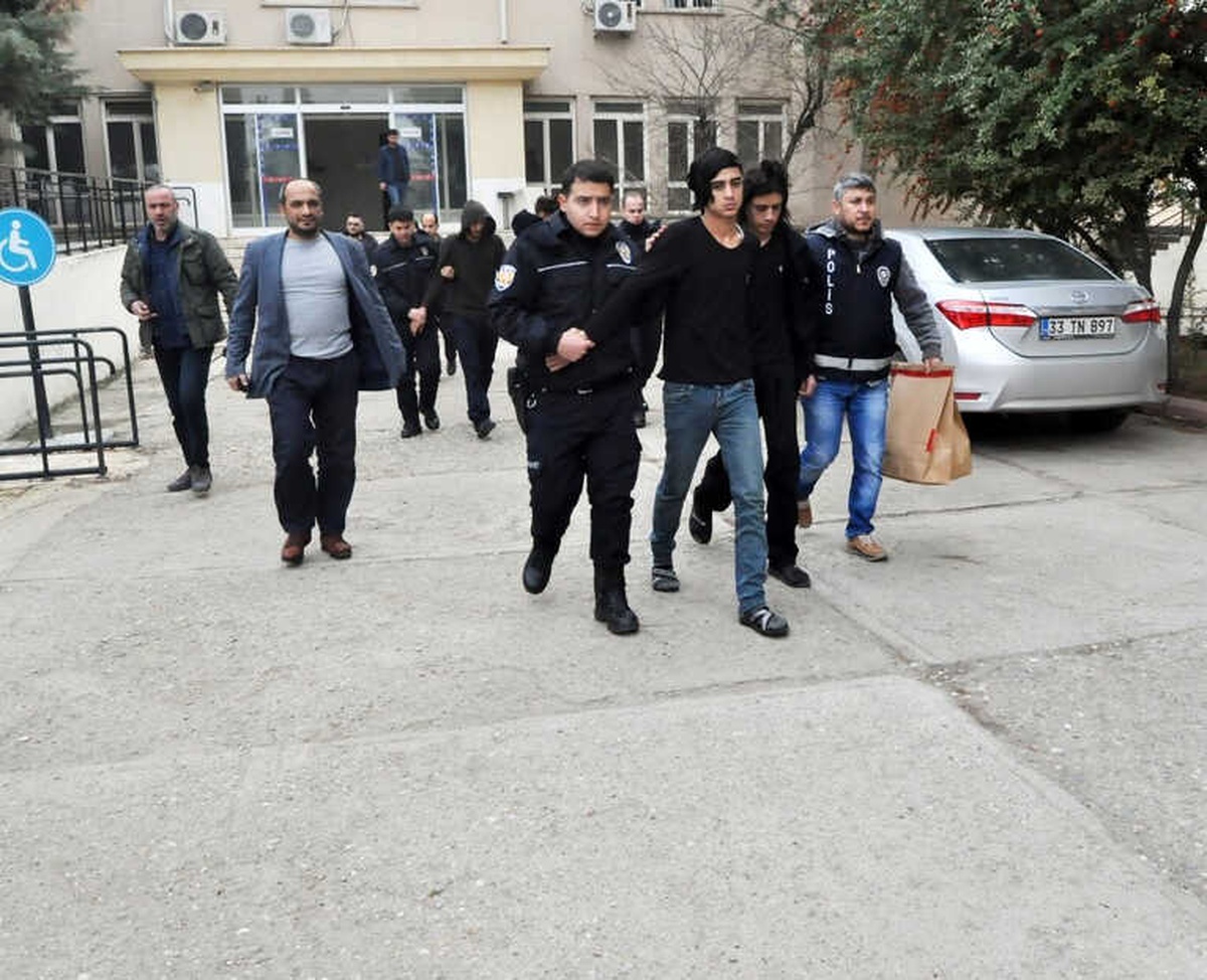 Kuyumcuyu Gasp Eden Çete Üyeleri Suriye\'ye Kaçmak İsterken Yakalandı