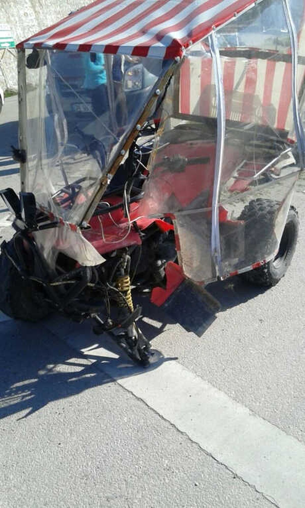 Minibüs Atv\'ye Çarptı: 1 Yaralı