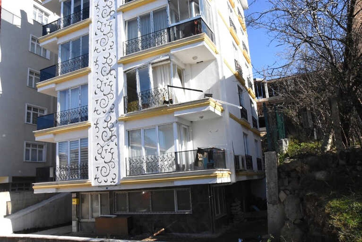 Sinop\'ta Apartman Dairesinde Korkutan Patlama