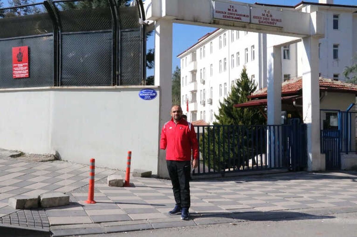Tek Kollu Milli Kaleci, Afrin\'de Teröristlere Karşı Savaşmak İstiyor