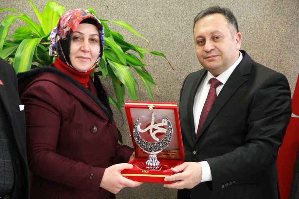 Türkiye Gaziler ve Şehit Aileleri Vakfı Van Şubesinden Akdoğan\'a Ziyaret