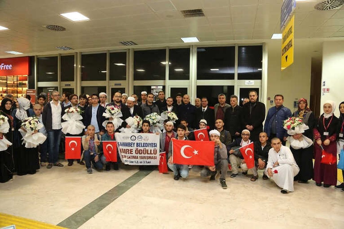 Umreye Gönderilen 147 Öğrenci Gaziantep\'e Döndü