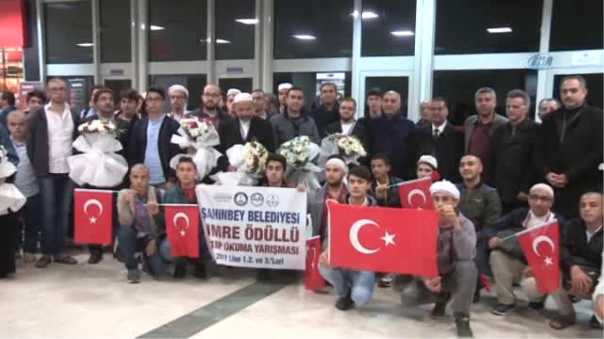 Umreye Gönderilen 147 Öğrenci Gaziantep\'e Döndü