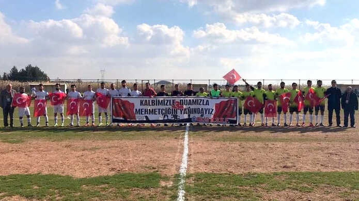 Üniversitenin Futbol Takımı Mehmetçik\'in Yanında
