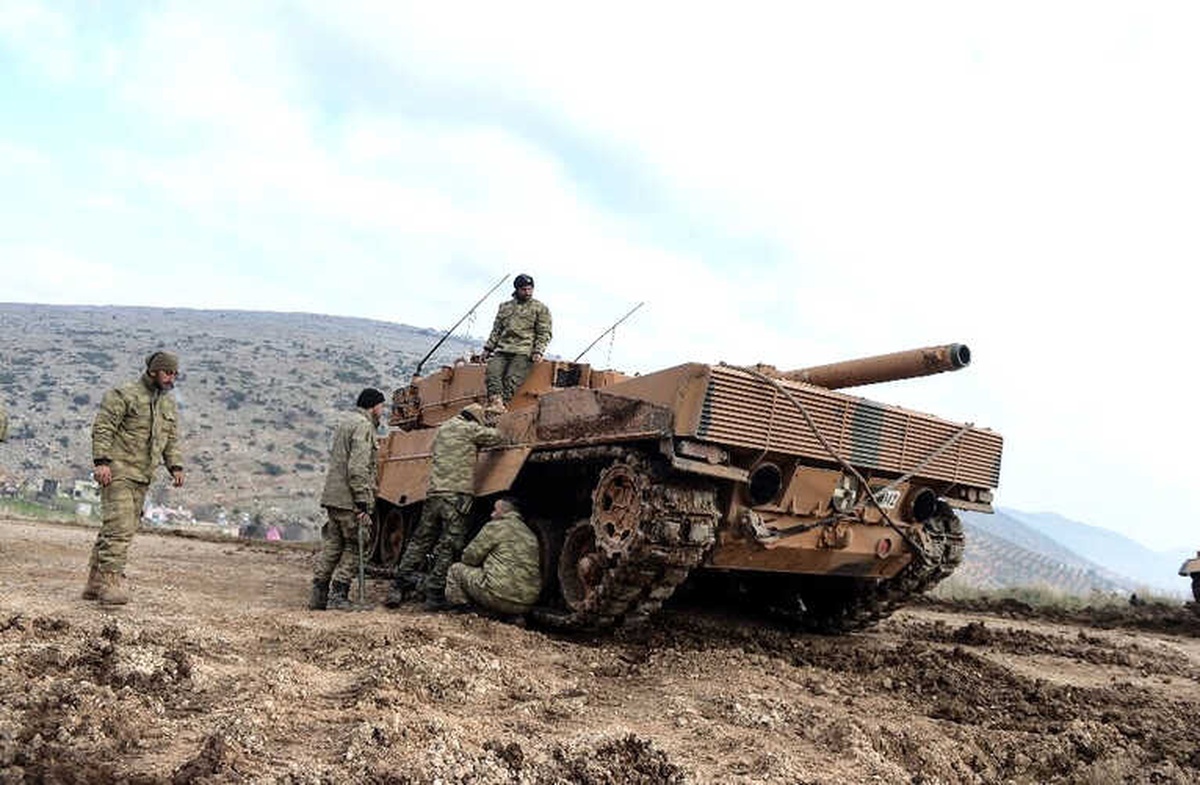 Üs Bölgesindeki Türk Tankları Böyle Fotoğraflandı