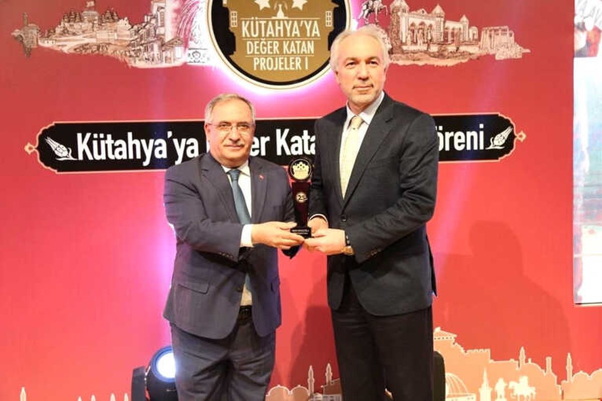 Başkan Saraçoğlu: Ödülleri Kütahyalılar Adına Alıyorum