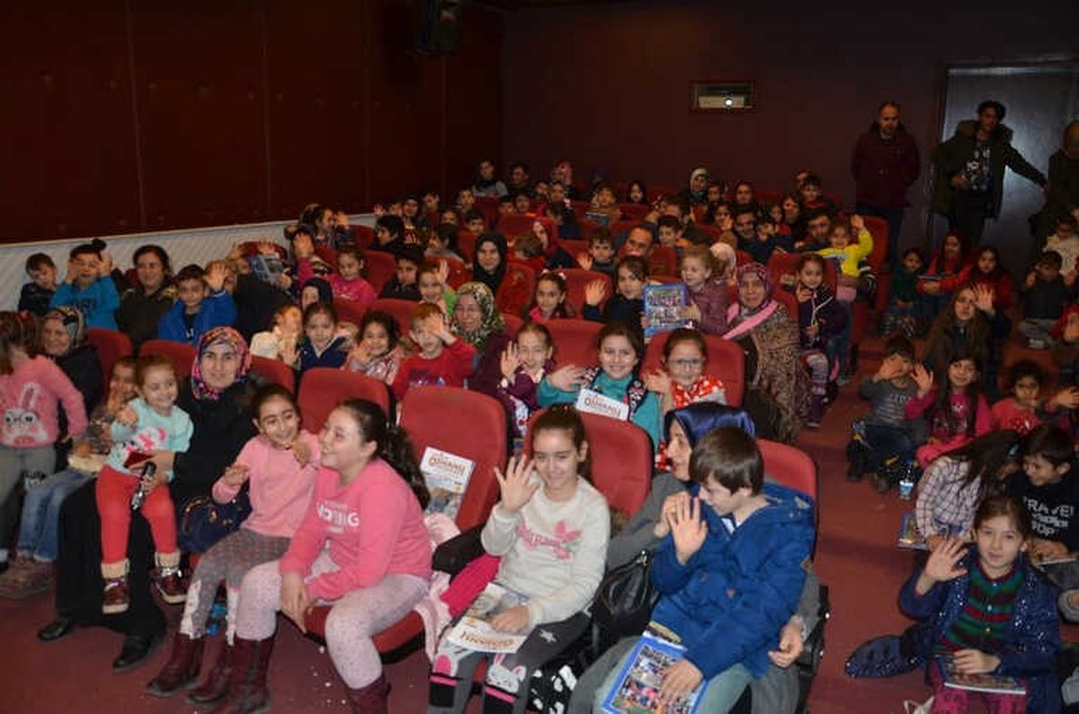 Bilecik\'te 3 Bin Çocuk 15 Tatil Boyunca Çocuk Sinemasına Doydu