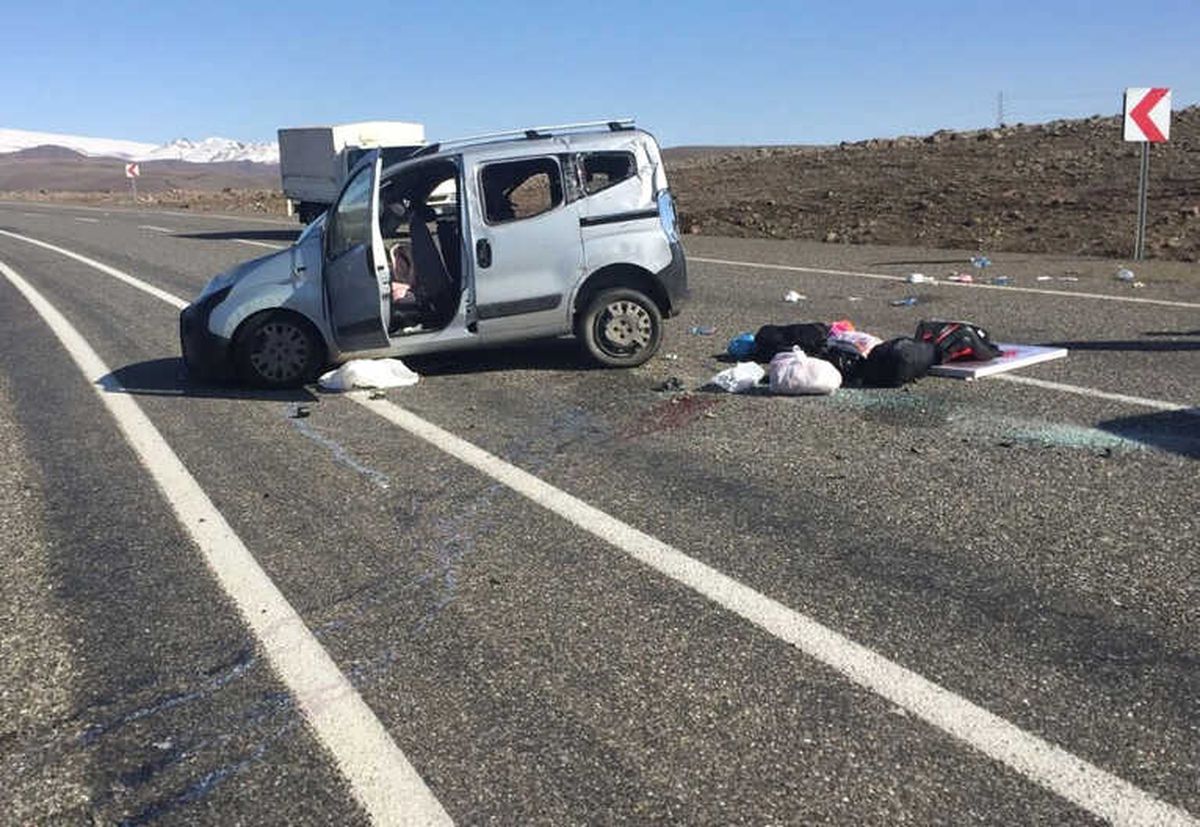 Bingöl\'de Trafik Kazası: 8 Yaralı