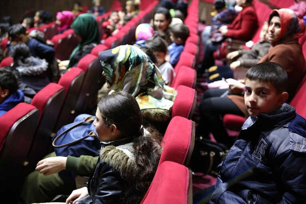 Çocuklar Süper Papağan ile Eğlendi