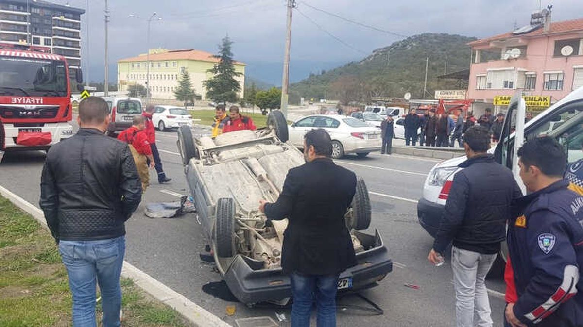 Edremit\'te Trafik Kazası 2 Yaralı