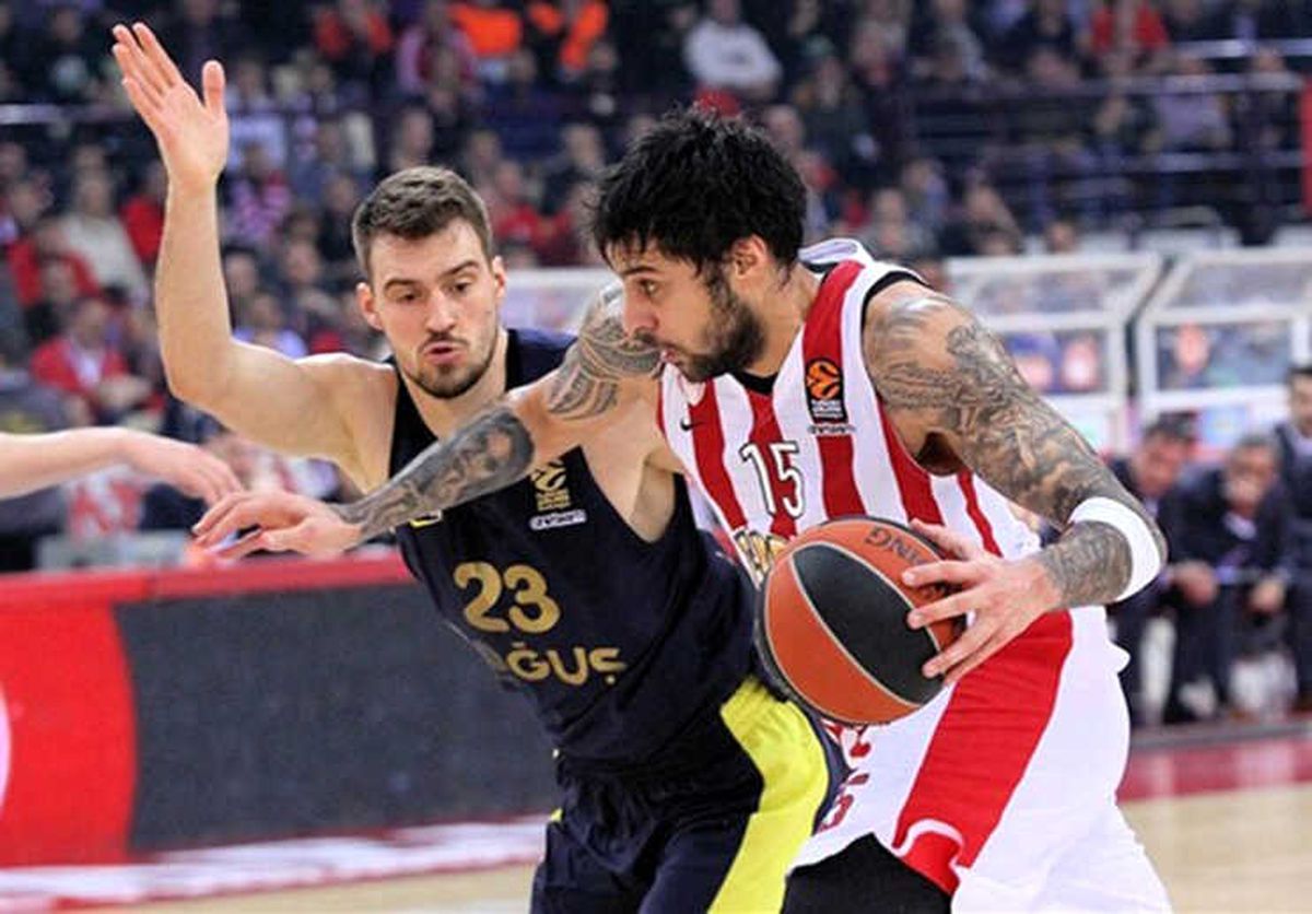Fenerbahçe Atina\'da Dağıldı