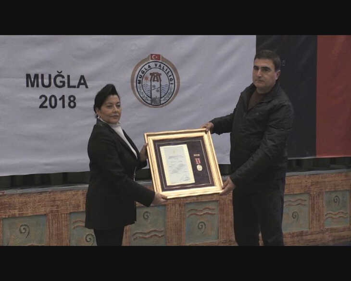 Fetö\'cü Hainlerle Çatışırken Gazi Polisler Onurlandırıldı