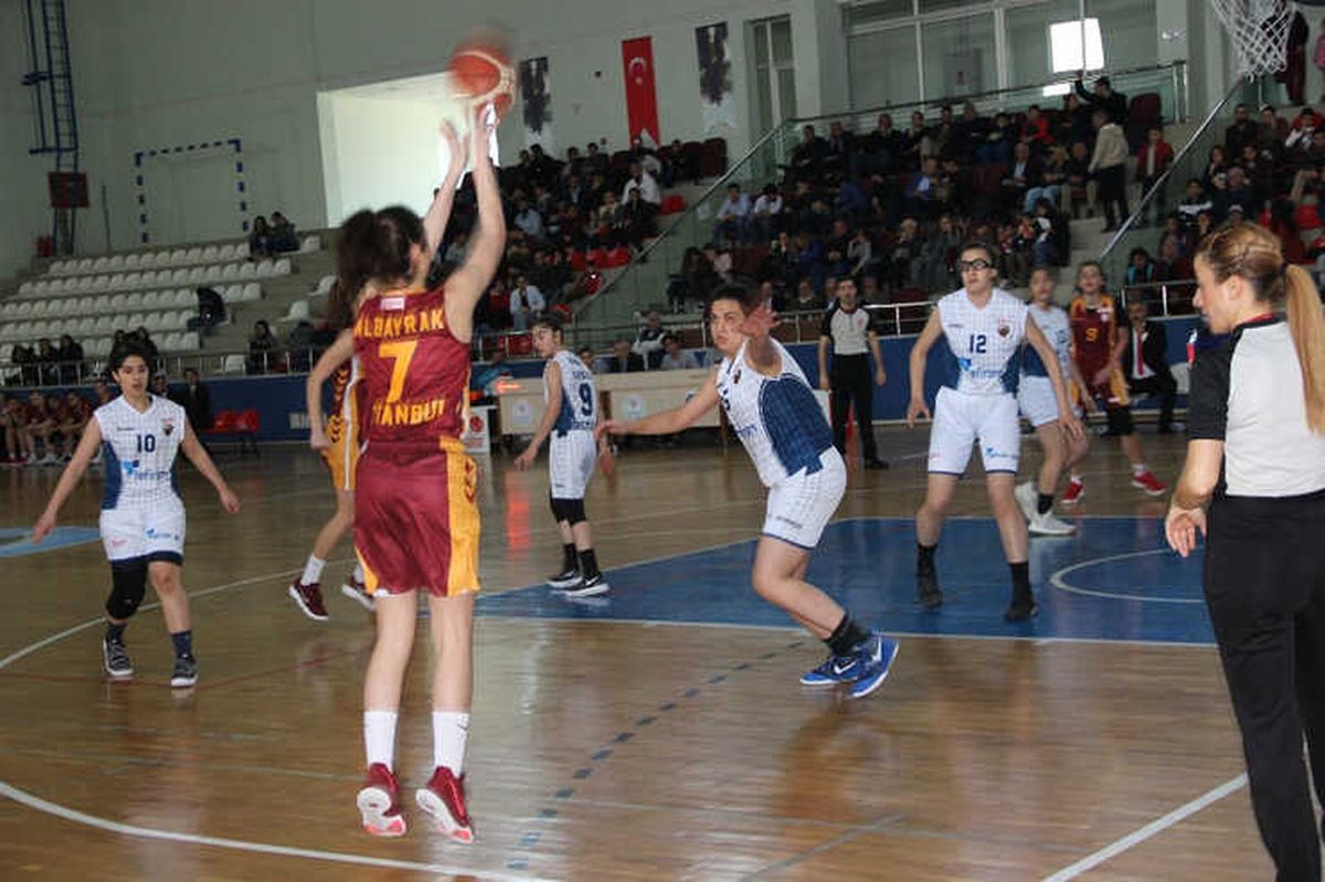 Galatasaray Farklı Kazandı