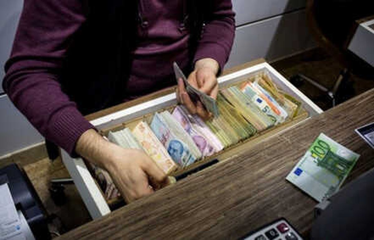 Her 5 Döviz Bürosundan 4\'ü Kaçak"