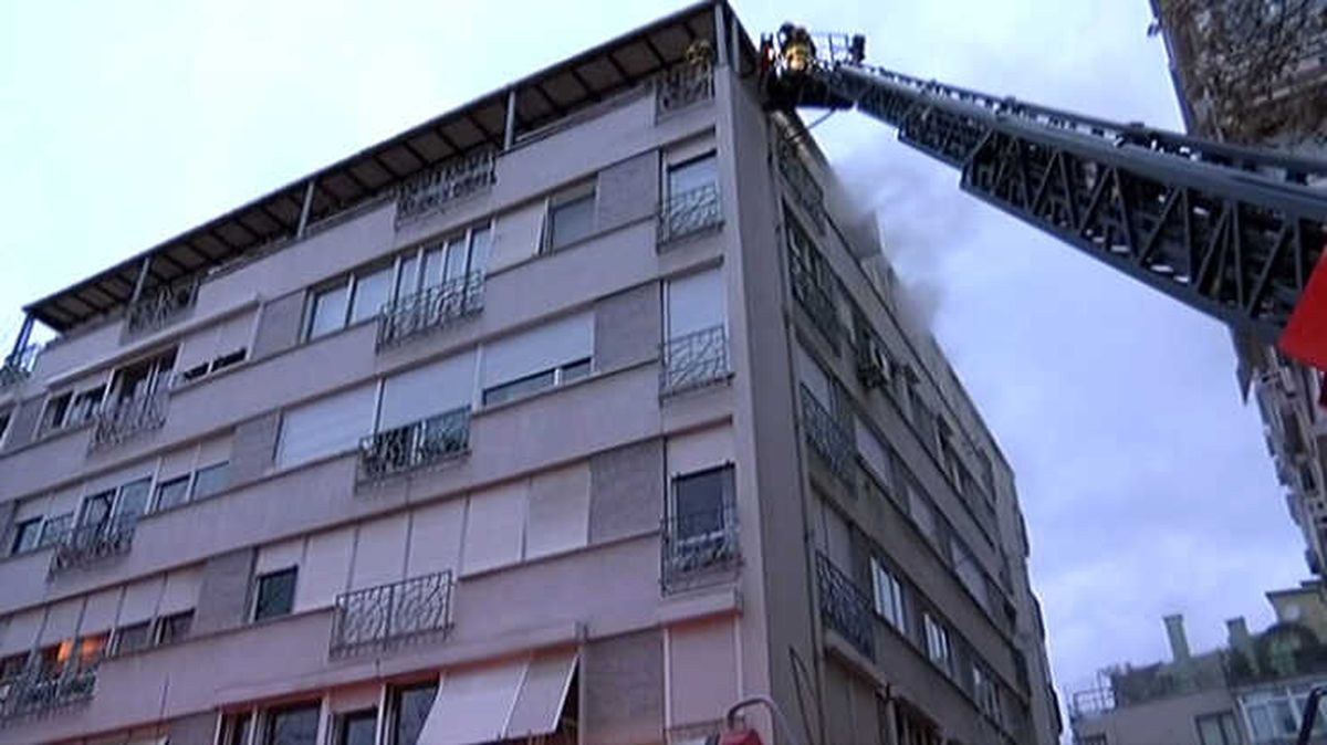 Kadıköy Moda\'da Korkutan Yangın
