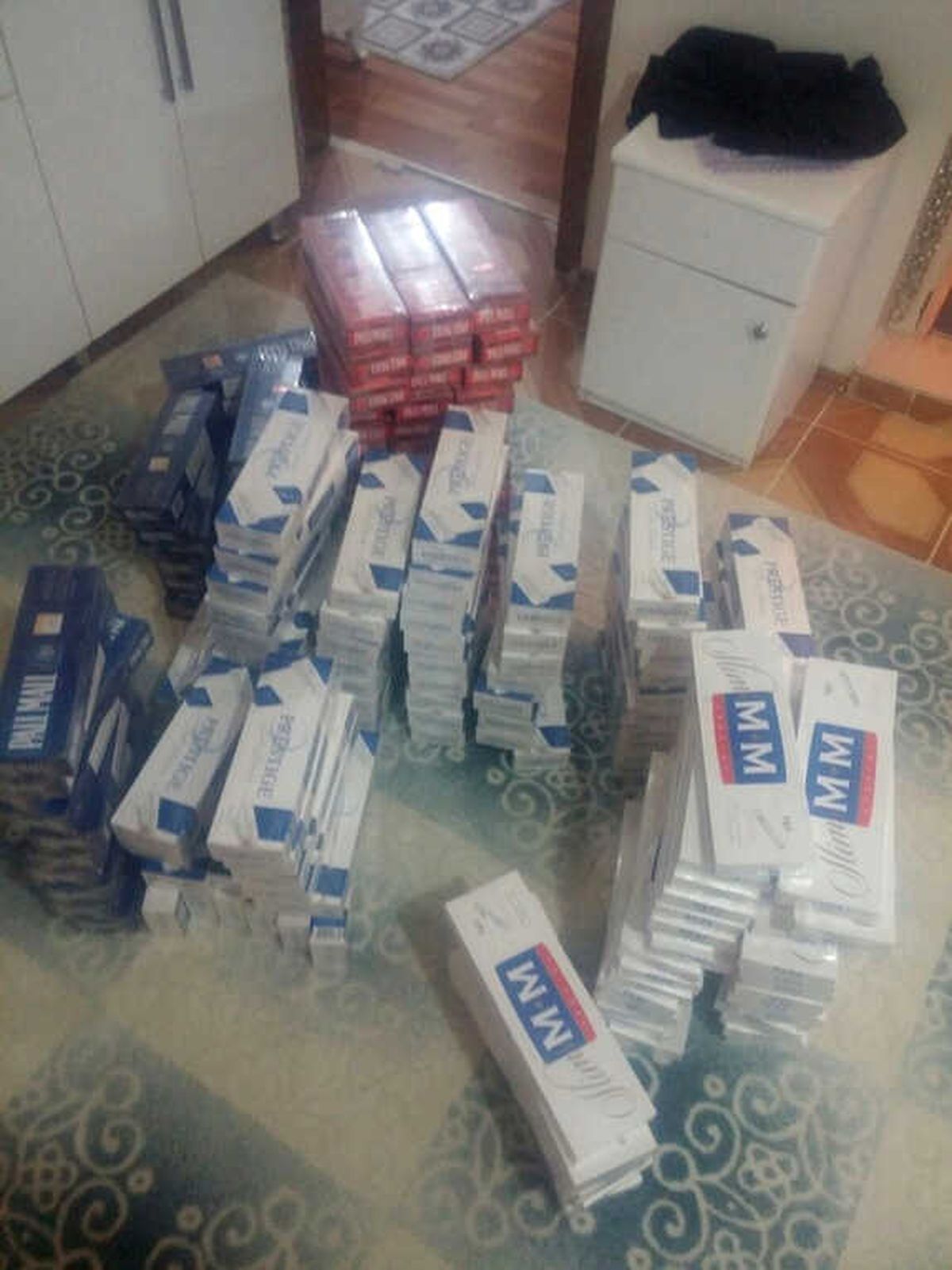 Kars\'ta Kaçak Sigara Ele Geçirildi