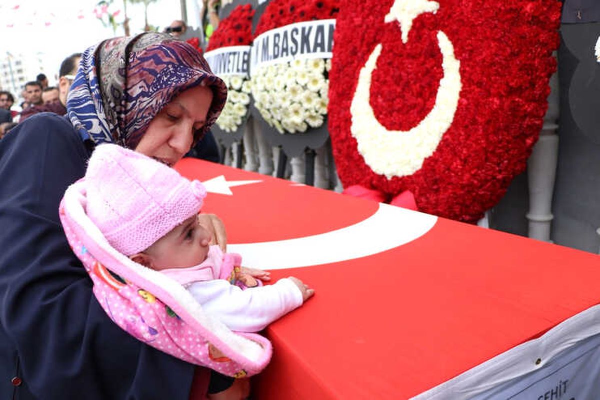 Mersinli Şehidin 4 Aylık Bebeği Herkesi Duygulandırdı
